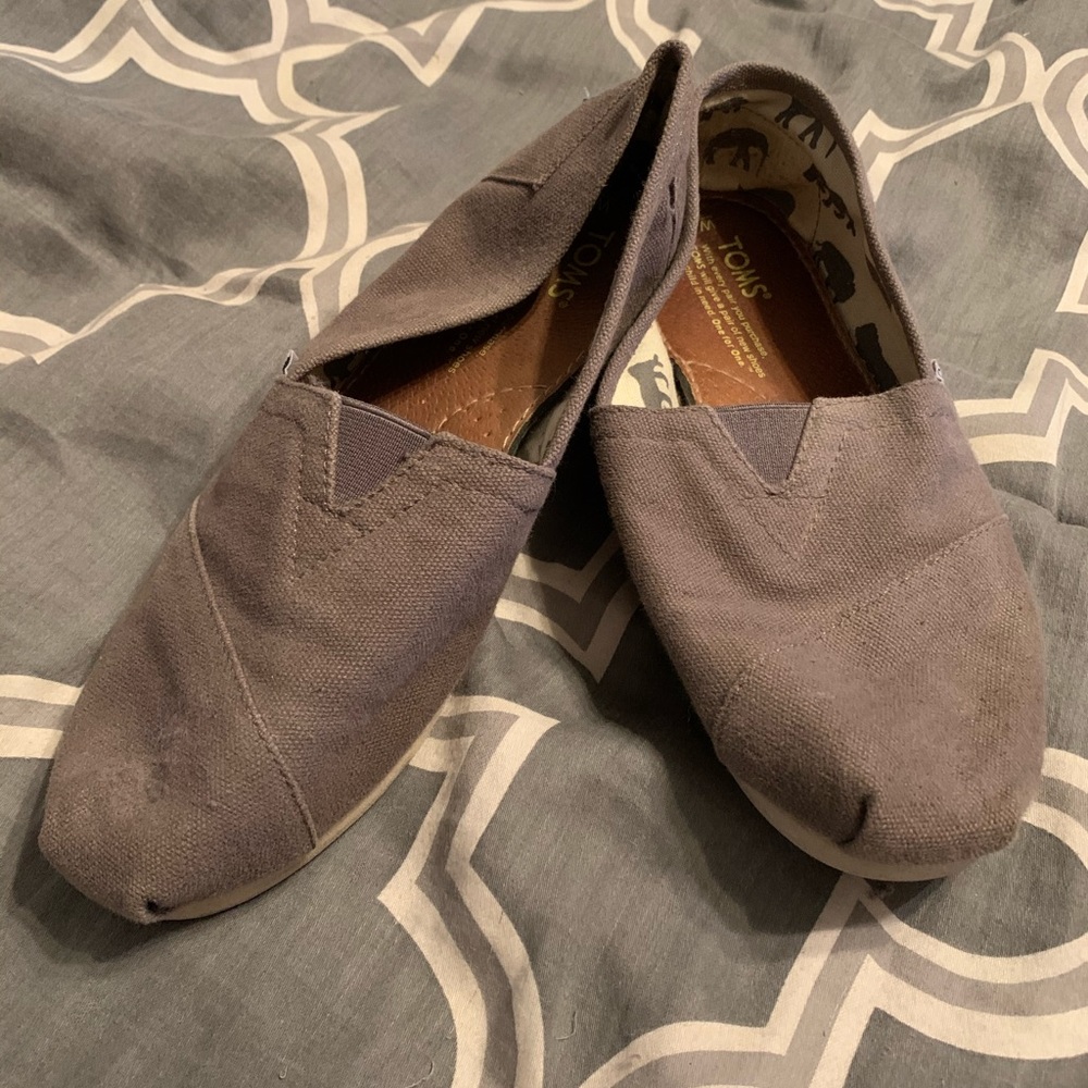 Toms Shoes